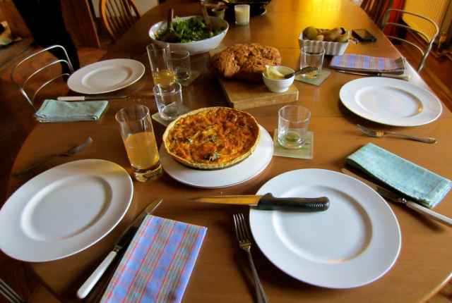 VGUTR's table with food