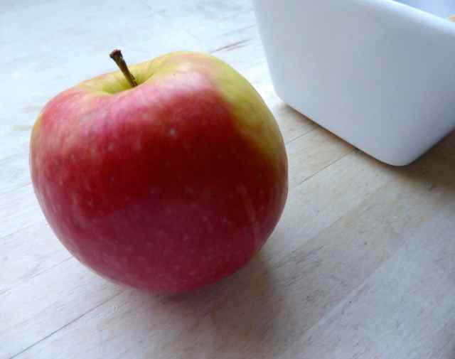 apple and white bowl